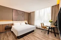 IU Hotel (Baodingxiong County) - Park Yeri