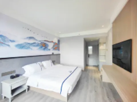 Manzhou International Hotel (Jiajiang Passenger Transport Center)
