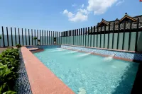 Hongyabiexuan Zen Yi Yinsu (Liujiang Ancient Town Branch) - Rooftop Pools