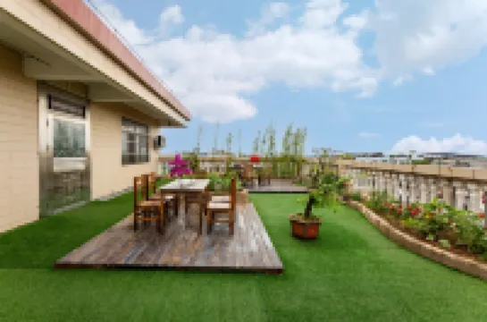 Jinghuayu Business Hotel (Haikou Meilan Airport)