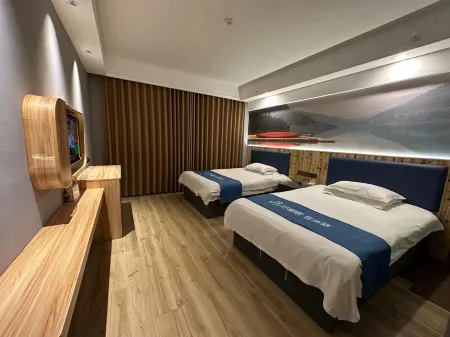 Home Inn Huaxuan Collection Hotel (Fuzhou Jinxi County Jinxiu Commercial Building) Отели в г. Цзинси