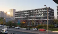 Huajing Hotel (Taiyuan South Railway Station Shanxi University Branch)