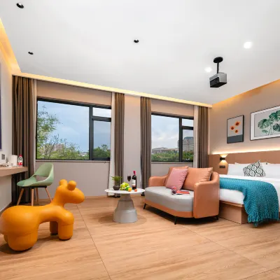 Laizhu Hotel (Luoyang Longmen High-speed Railway Station Baolong Plaza) Hotel dekat Guanlin Museum