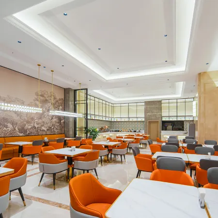 Vienna International Hotel (Yingshan Taihe Xintiandi Branch)