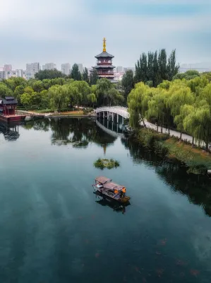 Mingshui Ancient City Lingqian Inn