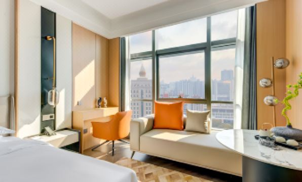 Zhuhai Elephant to the Hotel
