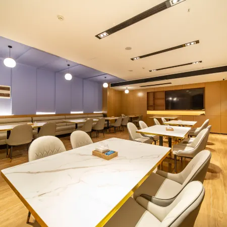 E Wan Business Hotel