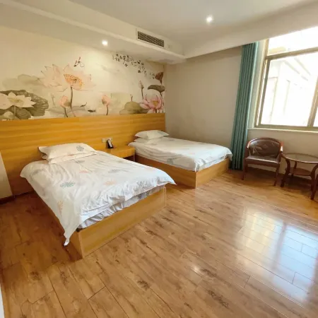 Luoshan Yixing Business Hotel