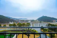 Grand Bayview Hotel Ningbo - Mountain view