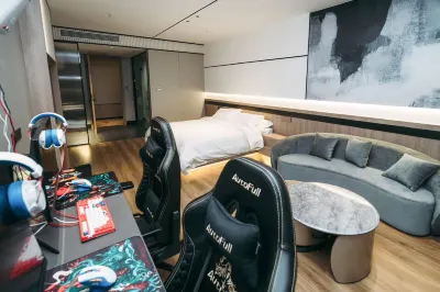 Mengzhou Lightning Bear E-Sports Hotel