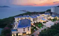 Sanya Tsingneng Landscape Coastal Hotel Отели рядом с достопримечательностью «Любовник залива»