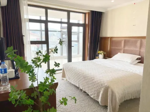 Tianhe Holiday Hotel (Changbai Mountain West Scenic Area Ticket Office Branch)