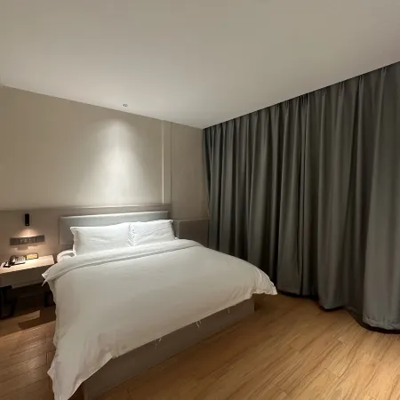 Pai Hotel (Dandong Kuandian Pedestrian Street)