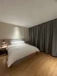 Pai Hotel (Dandong Kuandian Pedestrian Street) - parking