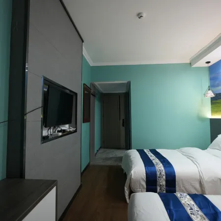 Qinghai Lake Zhaxi Tibetan-style Holiday Inn