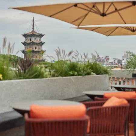 Quanzhou Lushi Homestay (West Street Kaiyuan Temple Branch) Отели рядом с достопримечательностью «Башня Dongxi»