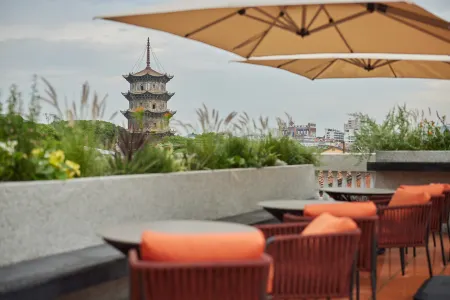 Quanzhou Lushi Homestay (West Street Kaiyuan Temple Branch) Отели рядом с достопримечательностью «Jiuguanyi Gujie Alley»