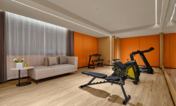 Pearl Hotel (Zhuhai Gongbei Port Couples Middle Road Branch)