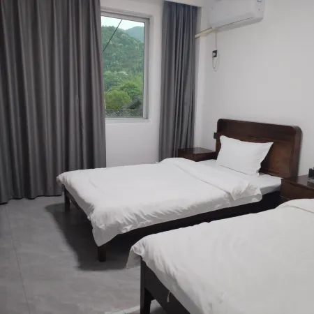 Riverside Xiaozhu Homestay Отели в г. Лоян
