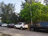View Nhat le Beach Hotel - parking
