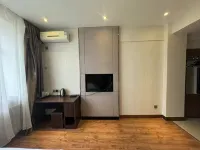 Manzhouli Beihu Qixi Business Hotel