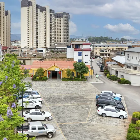 Shifang Yunxuan Railway Hotel
