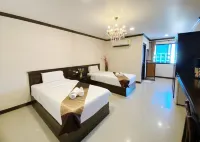 Romena Grand Hotel Hotel in zona Porta Chiang Mai