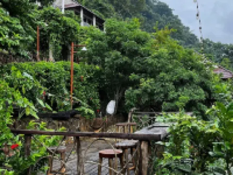 Ba Be Lakeside Bungalow Hotels in Nam Mau