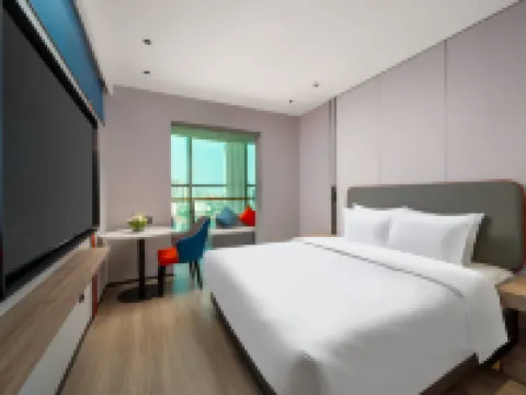Holiday Inn Express ZHENGZHOU GARDEN ROAD by IHG Hotels near Henan Museum