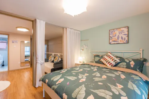 Qinglan Audio-visual Apartment (Ningbo International Convention Center Yangfan Plaza)