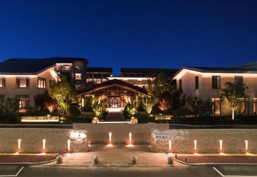 옌타이 푸위안 호텔의 풍성한 뷔페 조식