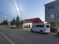 Ningjing Homestay Hotels near مطار برقين كاناس