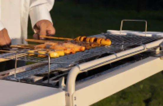 Xian Ju Bu Bu Shan Su (Oil Bottle Science Store)