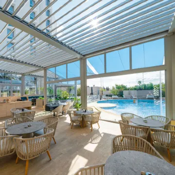 Radisson Hotel Nice Airport Hotels near Baie des Anges