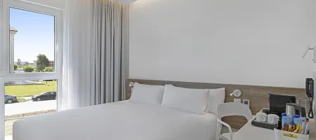 B&B HOTEL Santiago Milladoiro