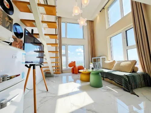 Daxiong's Loft Seaview Hotel