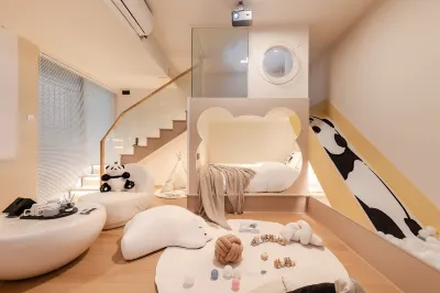 Panda Trapped · Full Suite | Designer Vacation Homestay (Chengdu Panda Base Branch) Hotels near Sichuan Tianyi University