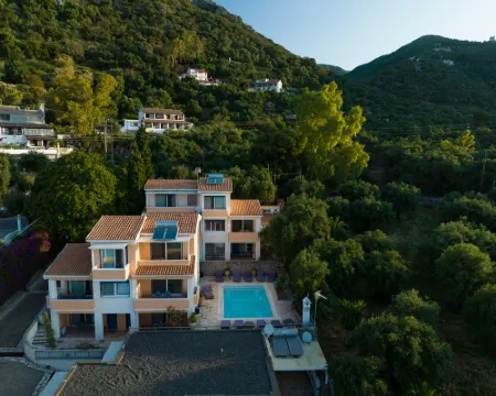 Glyfa Corfu Apartments Hotels in Mparmpati