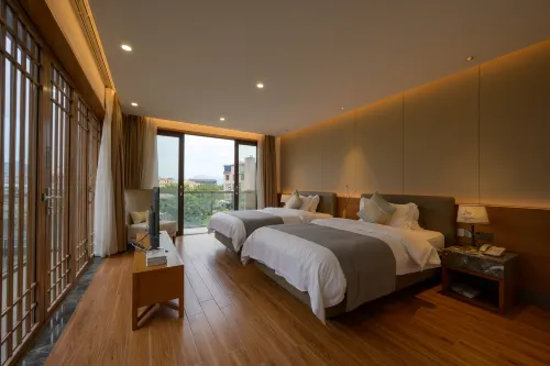 Longmen Yiyaju Homestay