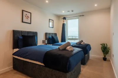 Comfy Two Bedroom Apartment in Slough near station, 15mins to London, near Windsor Hotel dekat Sri Guru Singh Sabha Slough