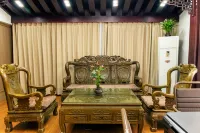 Luxi Qixi Bieyuan Homestay (Alu Ancient Cave Branch) - parking