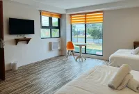 Lea Robert Hotel Angeles Pampanga by RedDoorz