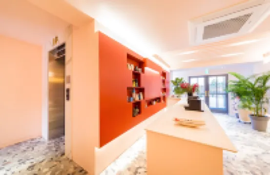 PLAIN HOTEL