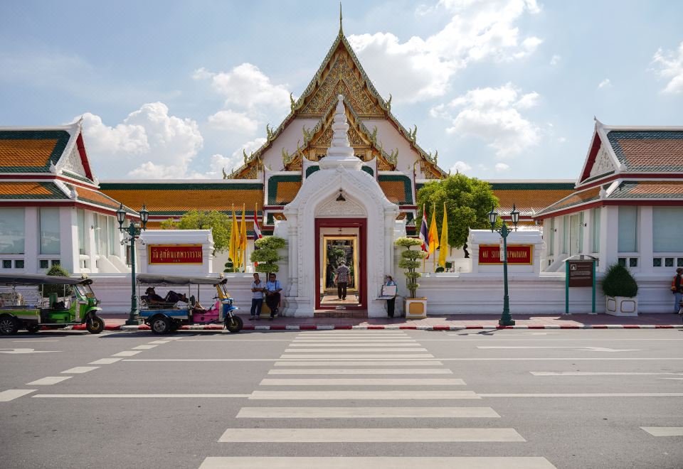 1. 럽 디 방콕 차..