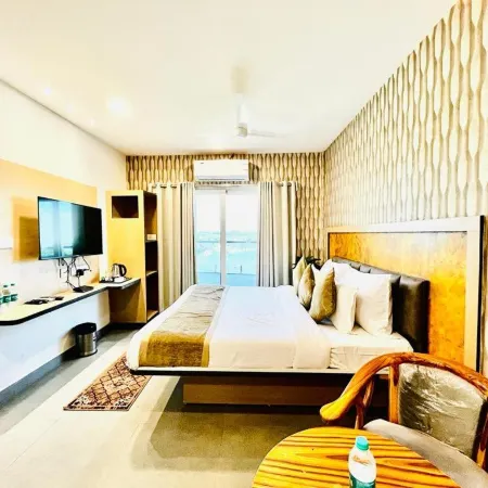 Hotel Lake View Airport Zone Отели рядом с достопримечательностью «Конгресс-центр MS в Хайдарабаде»