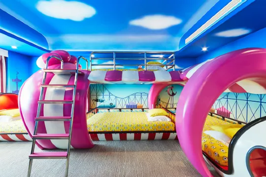 HOTEL UNIVERSAL PORT