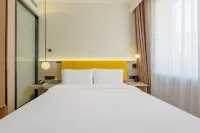 Elong ME Hotel (She County Longshan Dajie) Hotels in She County