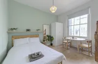 Kensington Gardens Studio - 13