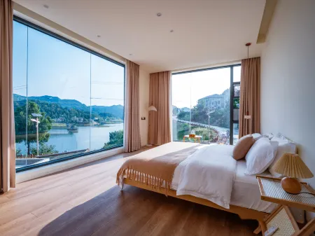 Listen to Lake HOUSE Отели рядом с достопримечательностью «Shengzhong Lake»