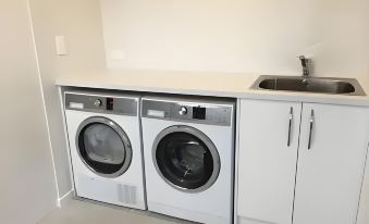 Pinju Holiday Apartment (Zhuhai Jinwan Airport)